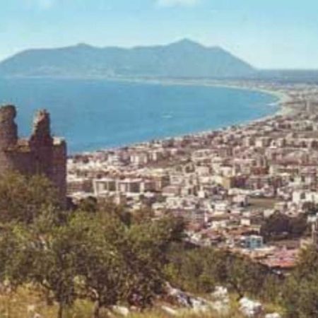 Art Deco City Center Near The Beach! تيراتشينا المظهر الخارجي الصورة